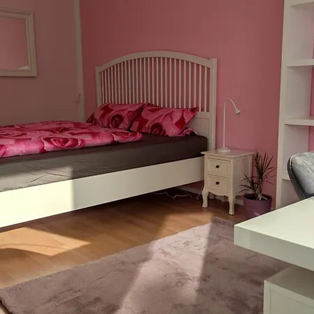 Mit Workspace, Parkplatz, Balkon Und Aufzug Mitten In Apartamento *