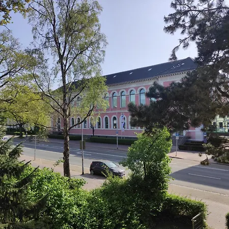 Ferienwohnung Mit Workspace, Parkplatz, Balkon Und Aufzug Mitten In Oldenburg Oldenburg