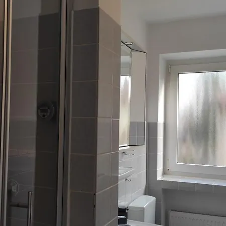 Mit Workspace, Parkplatz, Balkon Und Aufzug Mitten In Apartamento Oldenburg