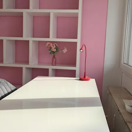 Mit Workspace, Parkplatz, Balkon Und Aufzug Mitten In Apartamento *