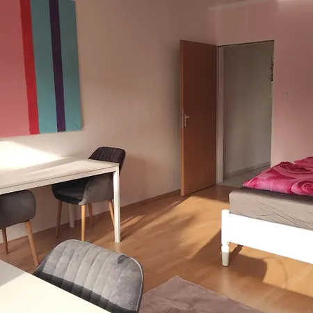 公寓 Mit Workspace, Parkplatz, Balkon Und Aufzug Mitten In *