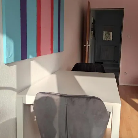公寓 Mit Workspace, Parkplatz, Balkon Und Aufzug Mitten In *