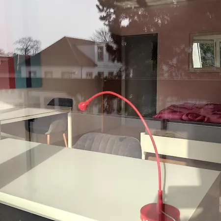 Apartamento Mit Workspace, Parkplatz, Balkon Und Aufzug Mitten In