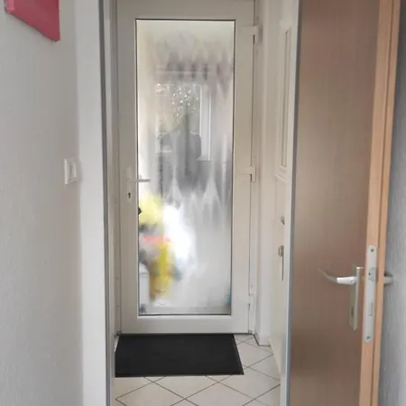 Ferienwohnung Mit Workspace, Parkplatz, Balkon Und Aufzug Mitten In Oldenburg Oldenburg