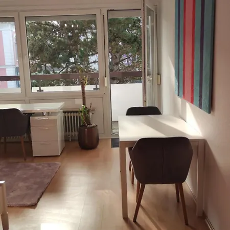 Apartamento Mit Workspace, Parkplatz, Balkon Und Aufzug Mitten In *